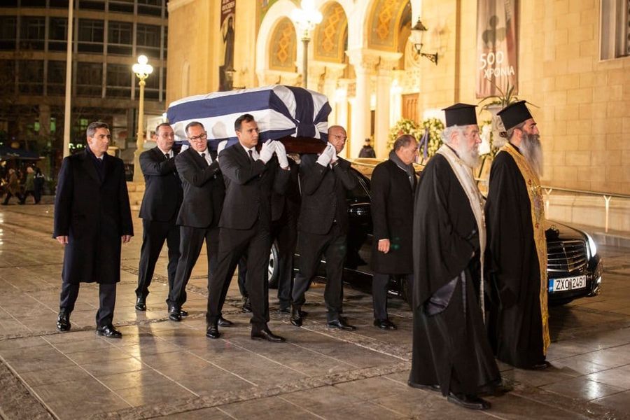 Live: Η κηδεία του τέως βασιλιά Κωνσταντίνου Γλύξμπουργκ - Σε εξέλιξη το λαϊκό προσκύνημα