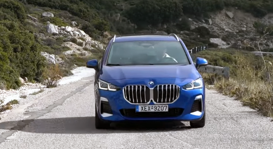 Δοκιμή BMW 220i Active Tourer 1.5 MHEV 170ps: Εκτός πόλης δίνει «τα ρέστα του»…