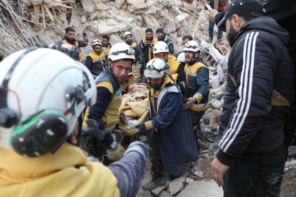 Συρία – Λευκά Κράνη: «Χάθηκαν εκατοντάδες ζωές, επειδή καθυστέρησε η διεθνής βοήθεια»
