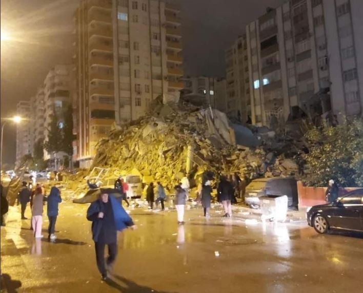 Φονικός σεισμός στην Τουρκία- Συρία: Φόβοι για χιλιάδες νεκρούς -Κατέρρευσαν κτίρια