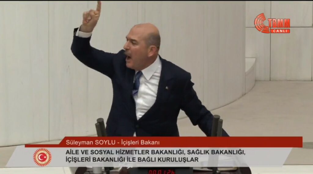 Σουλεϊμάν Σοϊλού στον Αμερικανό πρέσβη: «Πάρε τα βρωμερά σου χέρια μακριά από την Τουρκία»