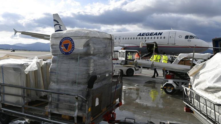 160 φορτηγά με ανθρωπιστική βοήθεια από την Αττική φεύγουν για την Τουρκία