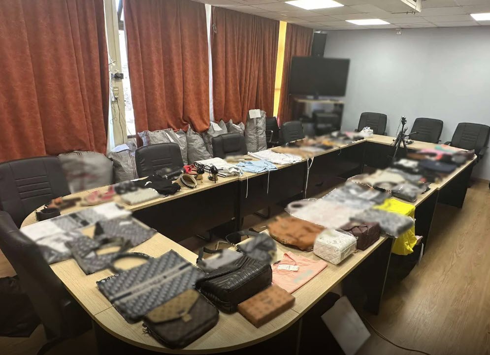Οικονομική Αστυνομία: Εξαρθρώθηκε εγκληματική οργάνωση που εισήγαγε και διακινούσε απομιμητικά προϊόντα αξίας 18 εκ. ευρώ