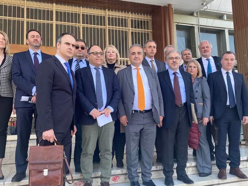 Η Ολομέλεια των προέδρων των Δικηγορικών Συλλόγων Ελλάδος δήλωσε παράσταση προς υποστήριξη της κατηγορίας για το δυστύχημα στα Τέμπη