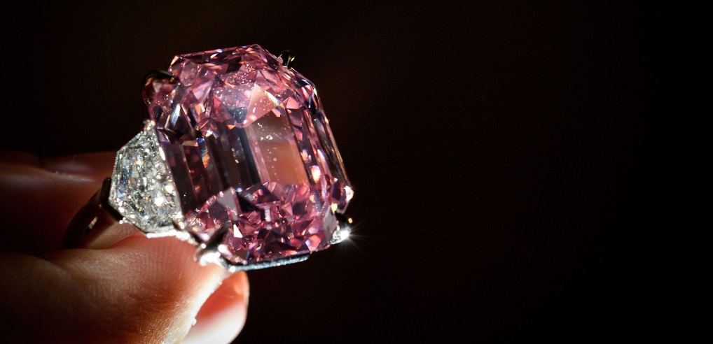 ΗΠΑ: Σπάνιο ροζ διαμάντι θα δημοπρατηθεί στη Νέα Υόρκη