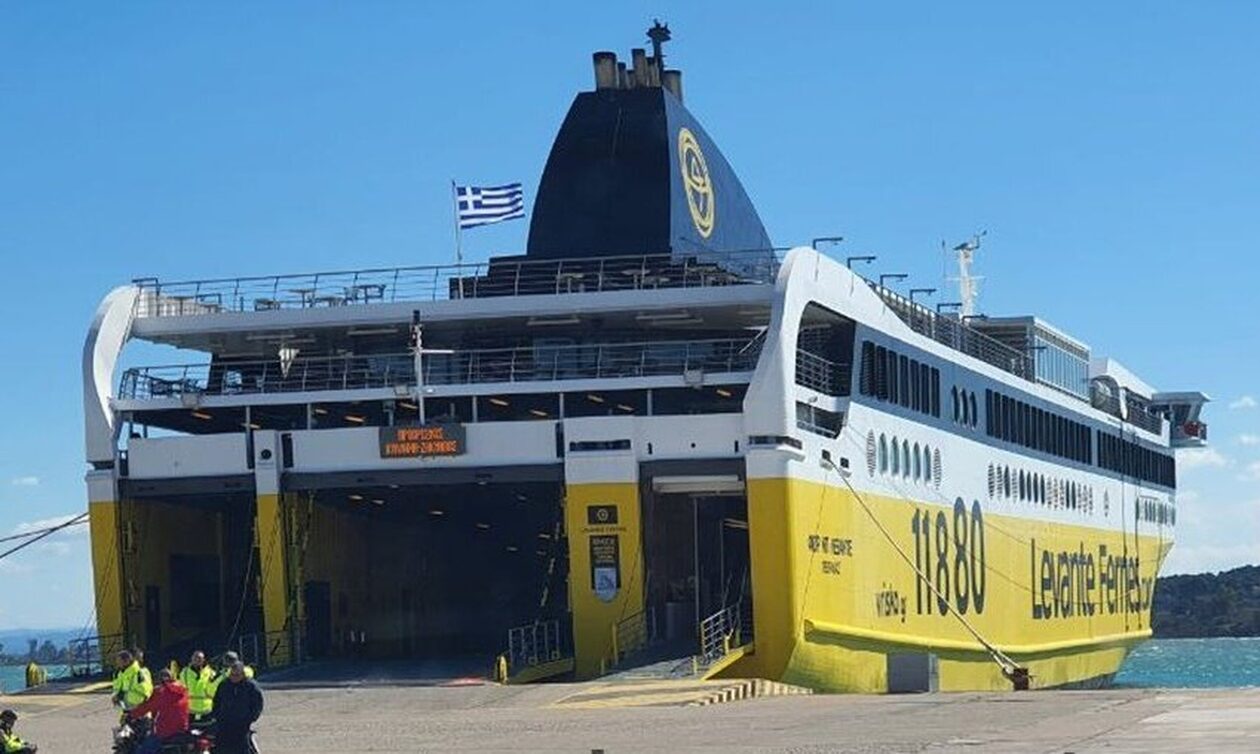 Κυλλήνη: Τηλεφώνημα για βόμβα στο πλοίο «Fior di Levante»