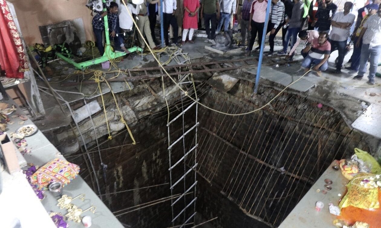 Τραγωδία στην Ινδία: Κατέρρευσε πάτωμα σε ινδουιστικό ναό - Τους 35 έφτασαν οι νεκροί