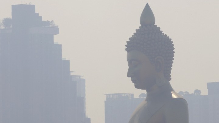 Τοξική ομίχλη στην Ταϊλάνδη στέλνει πάνω από 200.000 άτομα στο νοσοκομείο