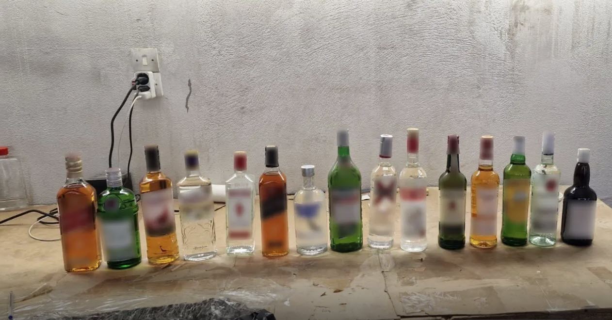 Ο «κοντός», ο «χοντρός» και οι ελληνικές ετικέτες σε βουλγαρικό αλκοόλ!