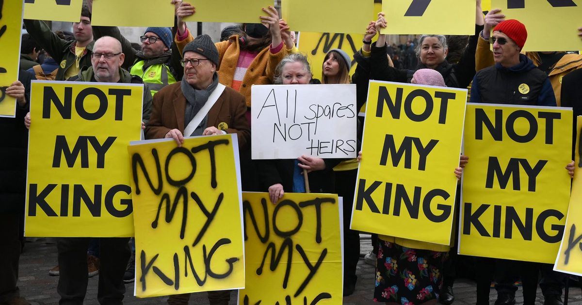 Λονδίνο: Οι «αντιβασιλικοί» σχεδιάζουν... γιουχαρίσματα την ημέρα της στέψης του βασιλιά Καρόλου