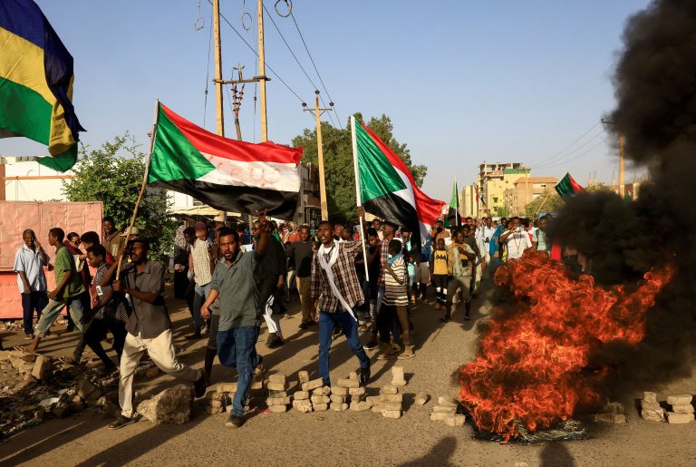 Σουδάν: «Αιτήματα από 74 Έλληνες για να απομακρυνθούν από τη χώρα»