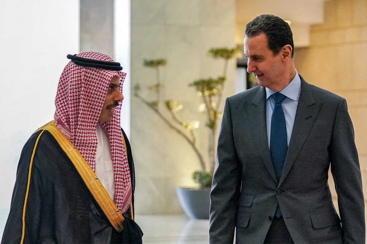 Συρία: Συνάντηση Άσαντ – Φειζάλ – Κινητικότητα για την εξομάλυνση των σχέσεων με τον Αραβικό Κόσμο