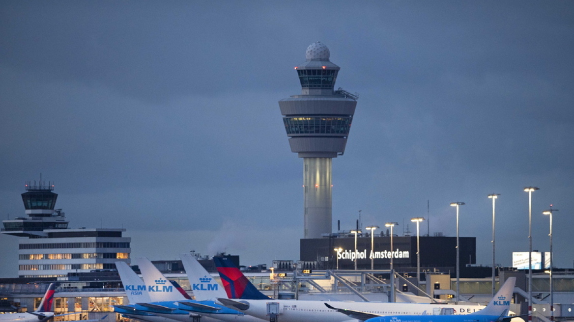 Ολλανδία: Το αεροδρόμιο Σίπχολ σταματά τις νυχτερινές πτήσεις και τα ιδιωτικά τζετ