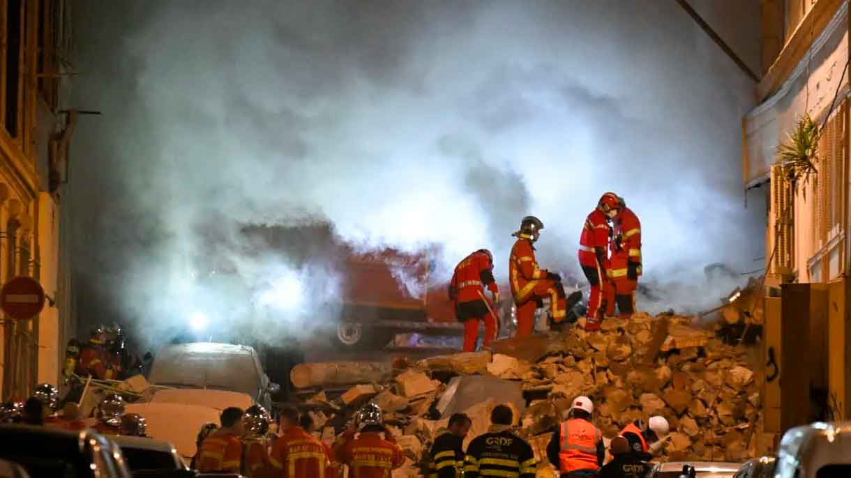 Μασσαλία: Αγωνία για τους εγκλωβισμένους στα συντρίμμια μετά την έκρηξη που προκάλεσε την κατάρρευση δύο κτιρίων