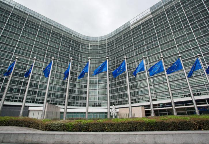 ΕΕ: Απαράδεκτη ενέργεια Πολωνίας-Ουγγαρίας η απαγόρευση εισαγωγής ουκρανικών σιτηρών