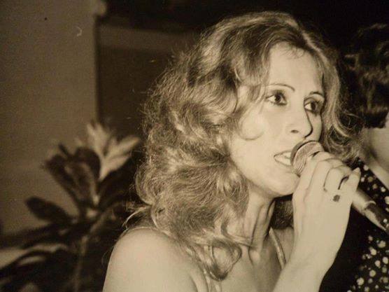 Ρένα Κουμιώτη: Πέθανε η λαϊκή τραγουδίστρια των μεγάλων επιτυχιών