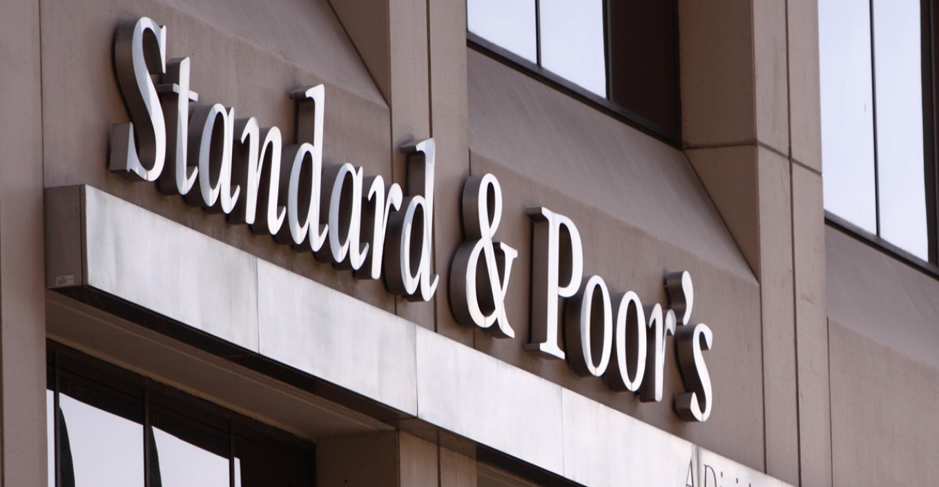 Η Standard & Poor’s έδωσε την επενδυτική βαθμίδα στην Ελλάδα