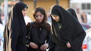 Ιράν: Κάμερες σε δημόσιους χώρους για να εντοπίζονται οι γυναίκες που δεν φορούν μαντίλα