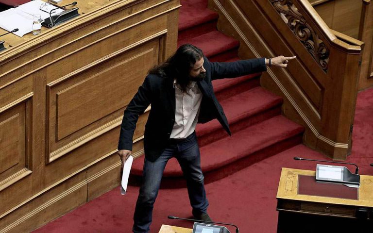 Ο Χρυσαυγίτης  Μπαρμπαρούσης εμφανίστηκε να δίνει «γραμμή» ΣΥΡΙΖΑ σε ακροδεξιούς ψηφοφόρους