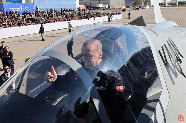 Τουρκία: Το νέο μαχητικό αεροσκάφος 5ης γενιάς παρουσίασε ο Ερντογάν
