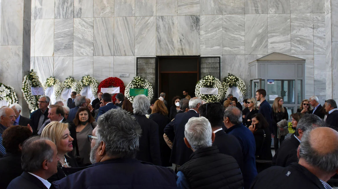 Θανάσης Τσούρας: Το τελευταίο «αντίο» αυτή την ώρα στο ιστορικό στέλεχος του ΠΑΣΟΚ