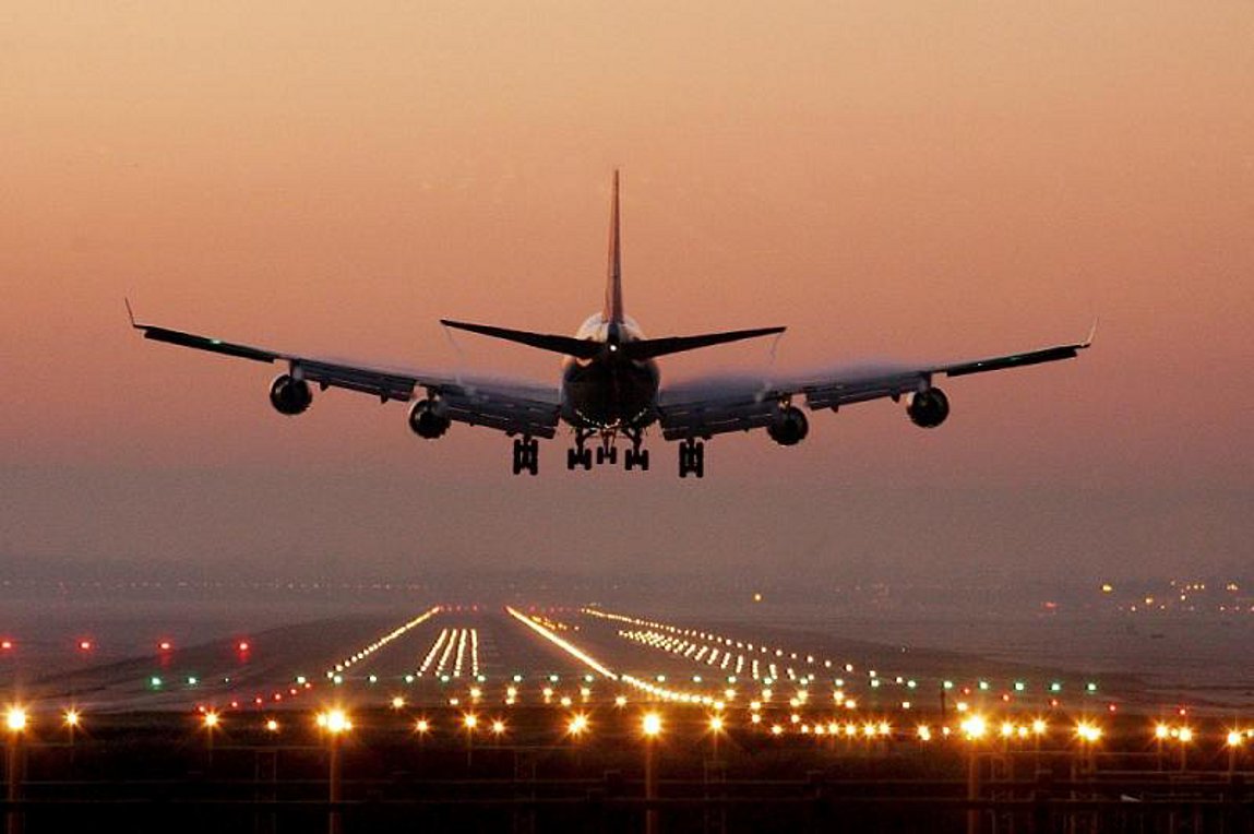 Η Γαλλία απαγορεύει τις πτήσεις μικρών αποστάσεων για να μειώσει τις εκπομπές διοξειδίου του άνθρακα