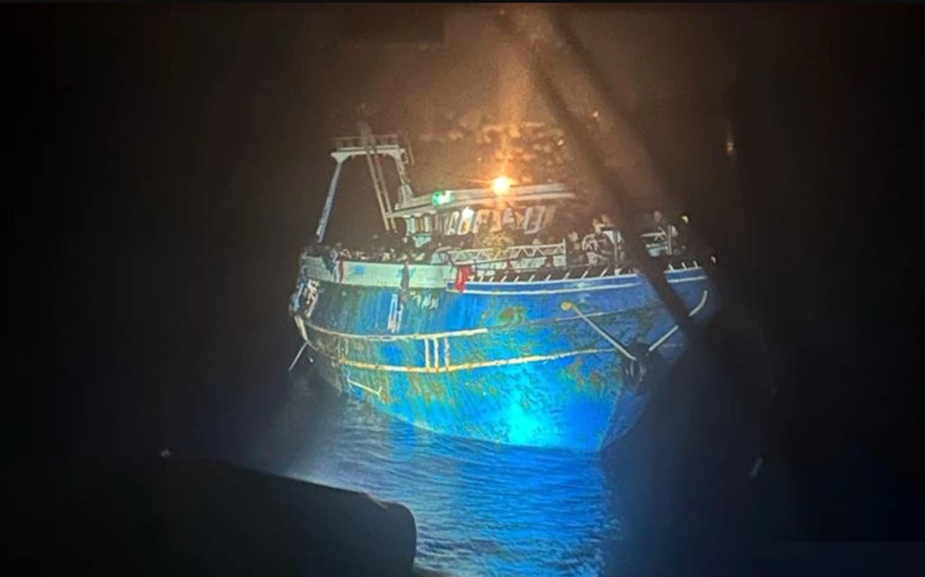 «No help… Go Italy» η απάντηση στο Λιμενικό που προσέγγισε το αλιευτικό δύο ώρες πριν το ναυάγιο στην Πύλο