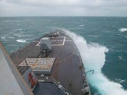 Παραλίγο σύγκρουση πολεμικού πλοίου της Κίνας με αντιτορπιλικό των ΗΠΑ (Βίντεο)