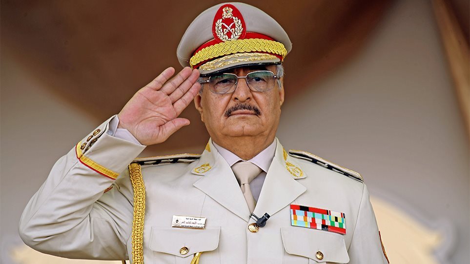 Λιβύη: Κυβέρνηση τεχνοκρατών που θα οδηγήσει τη χώρα σε εκλογές ζητά ο Χαφτάρ