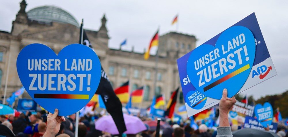 Το φασιστικό AfD στη Γερμανία μετά τον πρώτο περιφερειάρχη, εξέλεξε και δήμαρχο