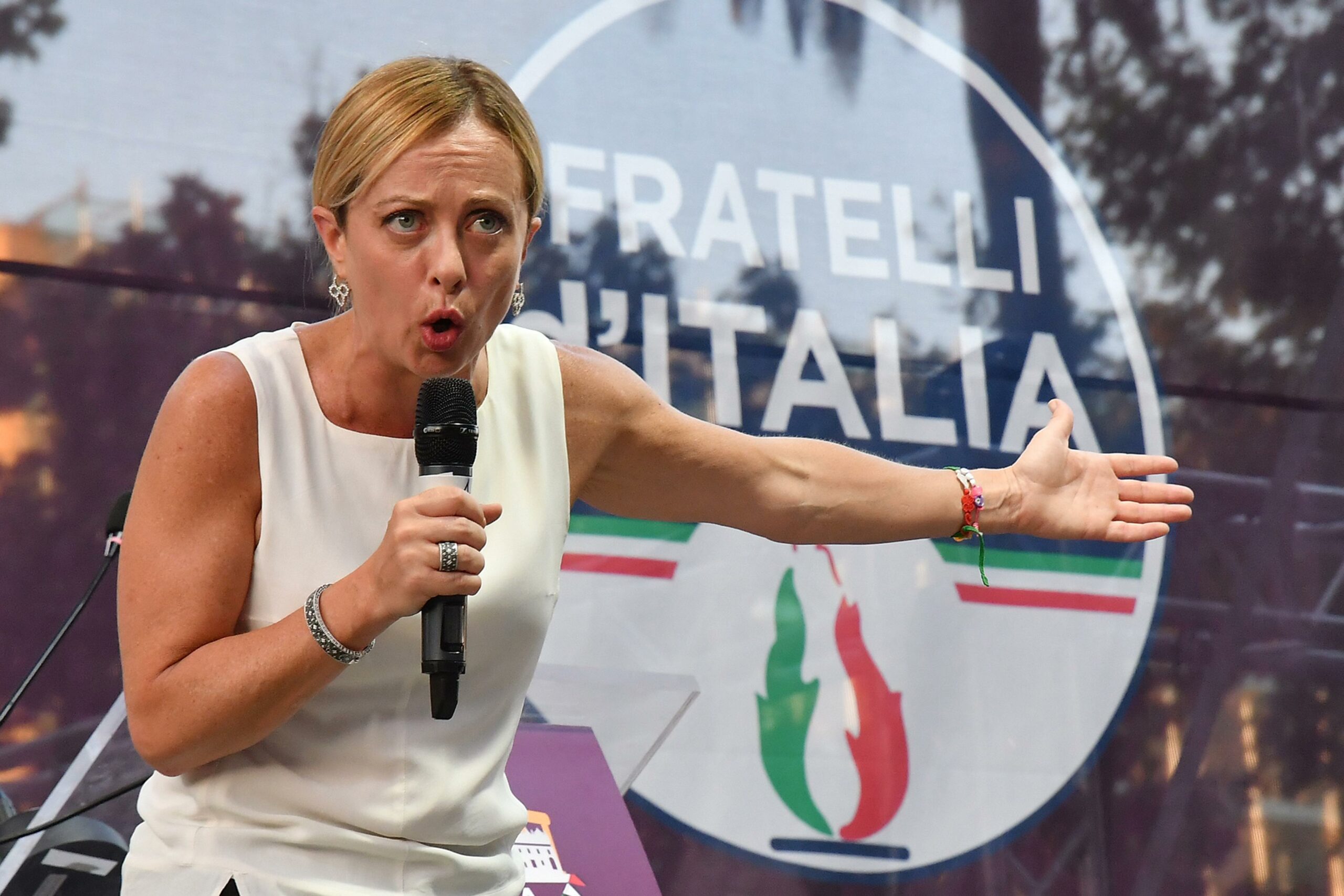 Ιταλία - Πηγή κυβέρνησης Μελόνι: Προσπαθούν να μας ρίξουν επειδή θα είμαστε ρατσιστές, φασίστες και  ομοφοβικοί.