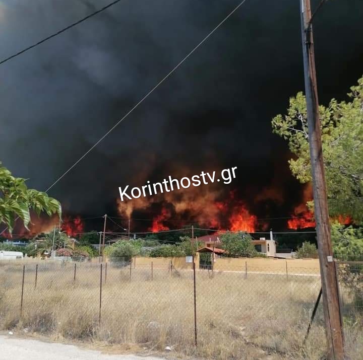 Μαίνεται η πυρκαγιά στο Λουτράκι Κορινθίας - Εκκενώθηκε Γηροκομείο (βίντεο)