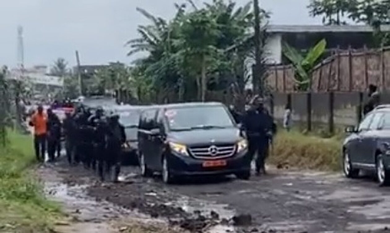 Κιλιάν Εμπαπέ: Κυκλοφορεί με άρμα μάχης και αστυνομικούς να τρέχουν δίπλα από το αμάξι του