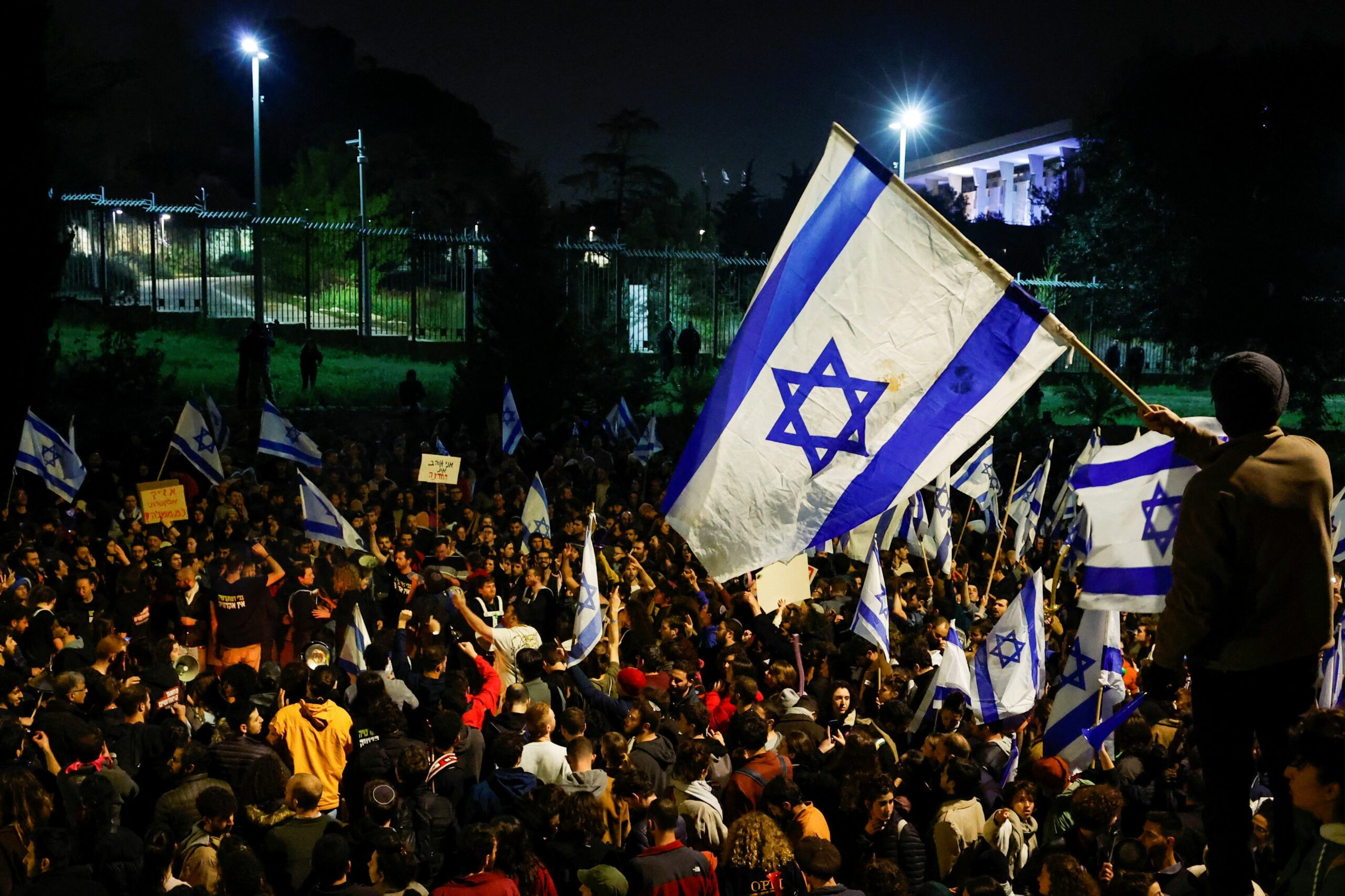 Ισραήλ: Συγγενείς ομήρων της Χαμάς εισέβαλαν στο ισραηλινό κοινοβούλιο - «Απελευθερώστε τους τώρα!»