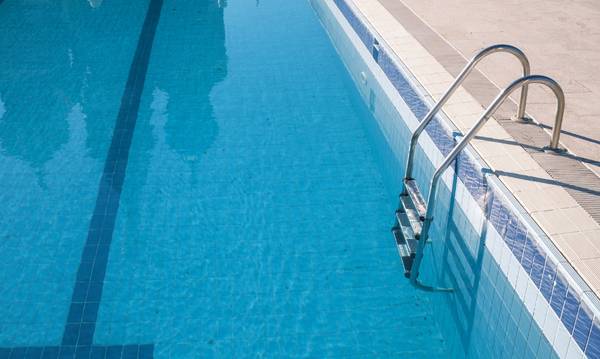 Τραγωδία στη Νέα Μάκρη: Νεκρή ανασύρθηκε 10χρονη από πισίνα – Το πρώτο 10ήμερο του Ιουλίου καταγράφηκαν 40 πνιγμοί