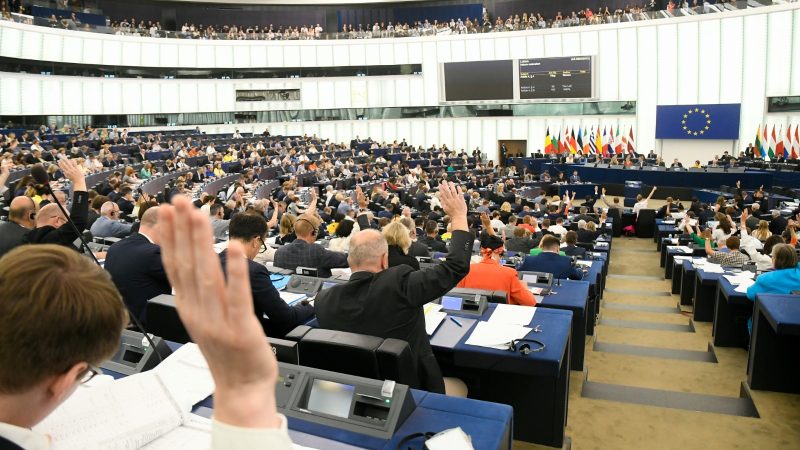 Θεαματική άνοδος της ακροδεξιάς και των συντηρητικών στις ευρωεκλογές