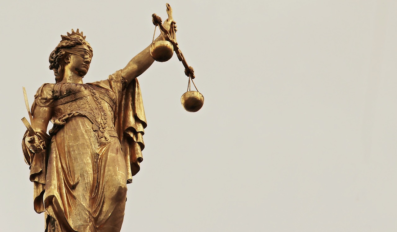 Mέλη της Ένωσης Δικαστών και Εισαγγελέων: Λαϊκίστικες και θνησιγενείς οι αλλαγές του ποινικού κώδικα