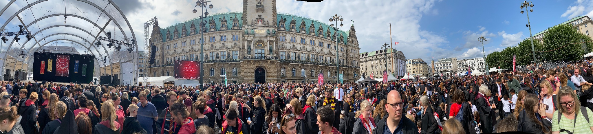 Στο Αμβούργο, το παγκόσμιο ρεκόρ μεγαλύτερης συγκέντρωσης "Χάρι Πότερ"