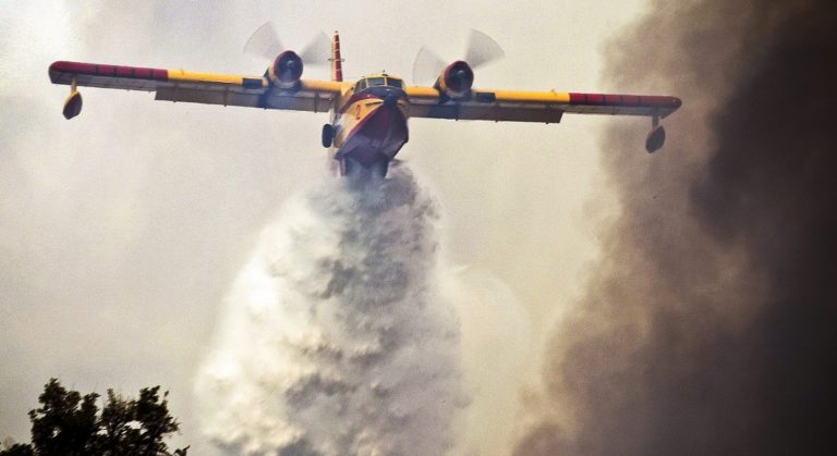 Αυξάνεται το πτητικό επίδομα για τους πιλότους των πυροσβεστικών αεροσκαφών