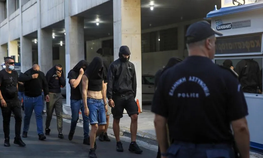 Νέα Φιλαδέλφεια: Συνελήφθησαν άλλοι 5 Κροάτες – Επιχείρησαν να πάρουν το πλοίο για Ιταλία