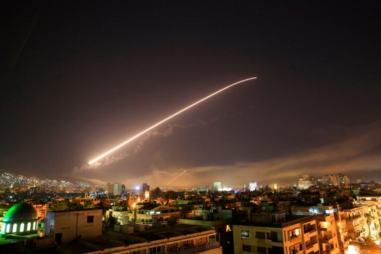 «Επίθεση του Ισραήλ» στη Συρία: Τουλάχιστον 6 νεκροί, ανάμεσά τους 4 στρατιωτικοί
