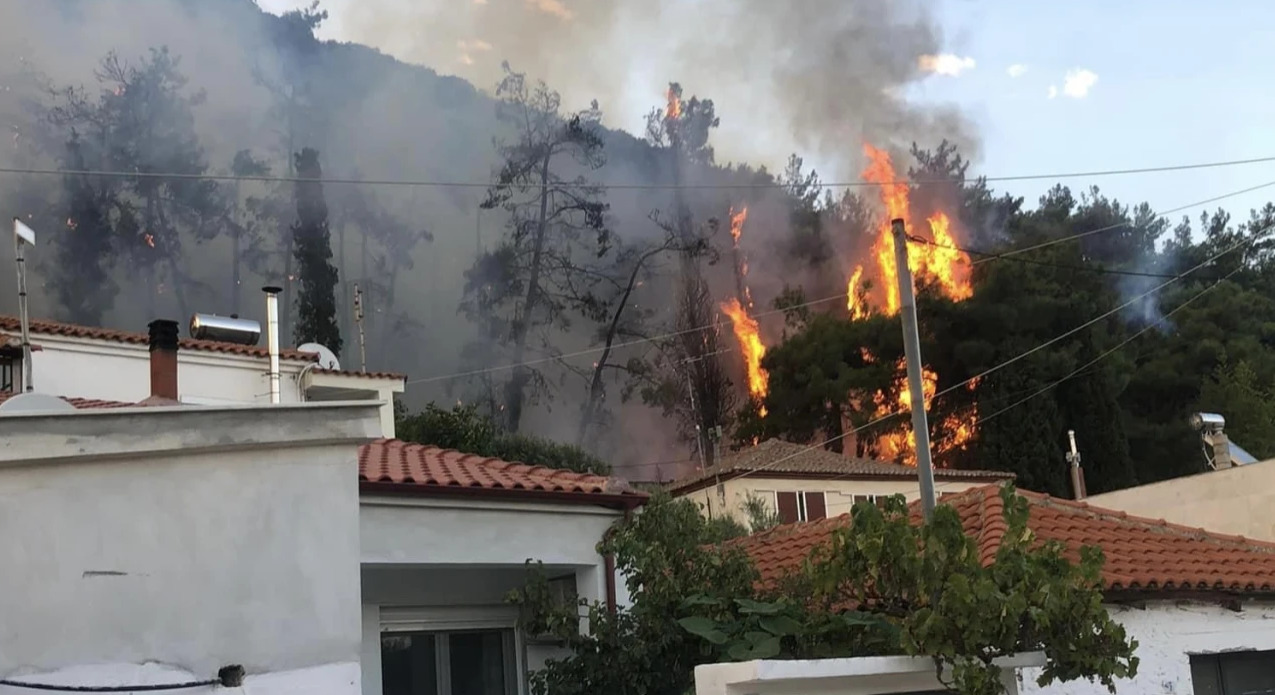 Νέα φωτιά στη Ροδόπη – Εκκενώνονται δύο οικισμοί