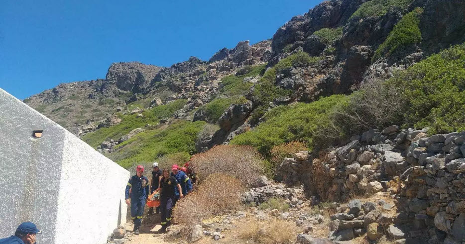 Κρήτη: Νεαρή έπεσε σε βάθος 2 μέτρων μέσα σε σπήλαιο - Με τραύματα στο νοσοκομείο