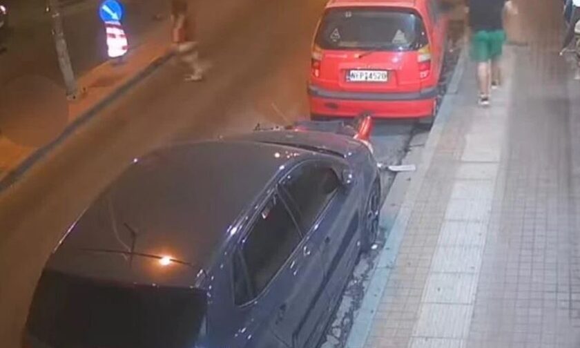 Θεσσαλονίκη: Η στιγμή που αυτοκίνητο χτυπά και εγκαταλείπει οδηγό μοτοσικλέτας