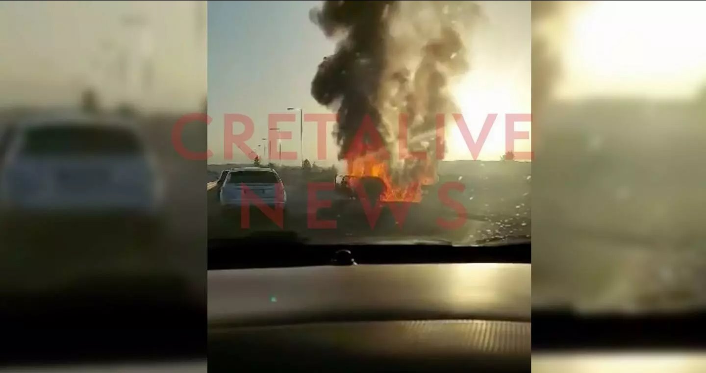 Κρήτη: Αυτοκίνητο πήρε φωτιά εν κινήσει στον ΒΟΑΚ! (βίντεο)