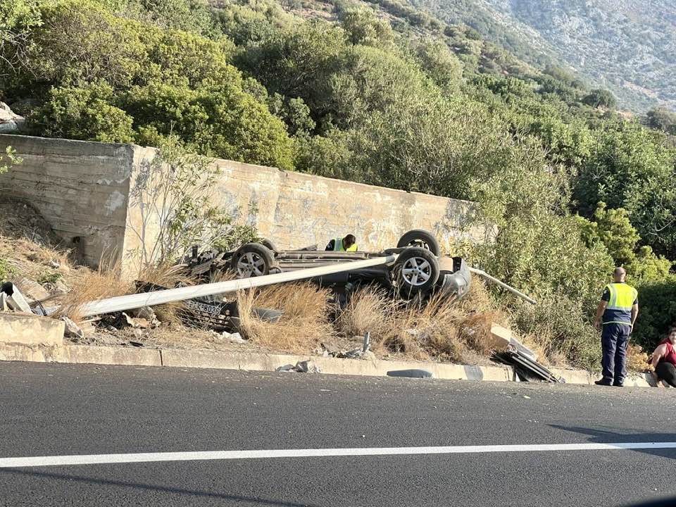 Ρέθυμνο: Νέο τροχαίο ατύχημα με ανατροπή αυτοκινήτου στον ΒΟΑΚ (φωτο)