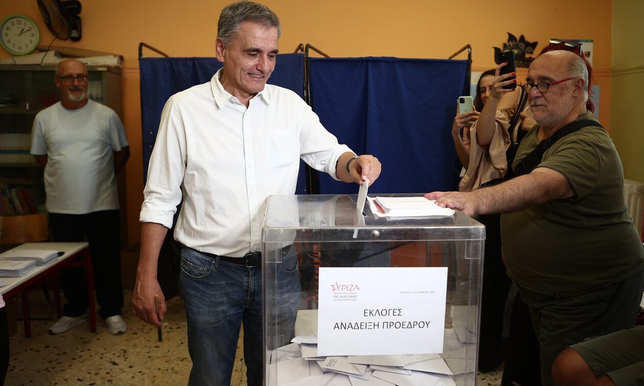 Ψήφισε ο Ευκλείδης Τσακαλώτος: «Σημαντική μέρα για τον ΣΥΡΙΖΑ, την κοινωνία, τον κόσμο της Αριστεράς»