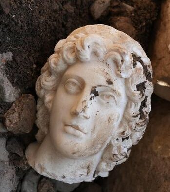 Ανακαλύφθηκε στην Τουρκία άθικτη προτομή του Μεγάλου Αλεξάνδρου