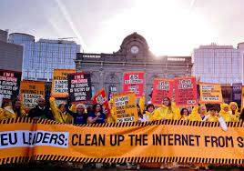 Διαδήλωση στις Βρυξέλλες για τον Νόμο της ΕΕ για το διαδίκτυο