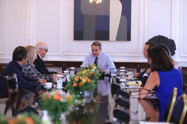 Συνάντηση Μητσοτάκη με τον Πρόεδρο και αντιπροσωπεία της ΕΣΑμεΑ